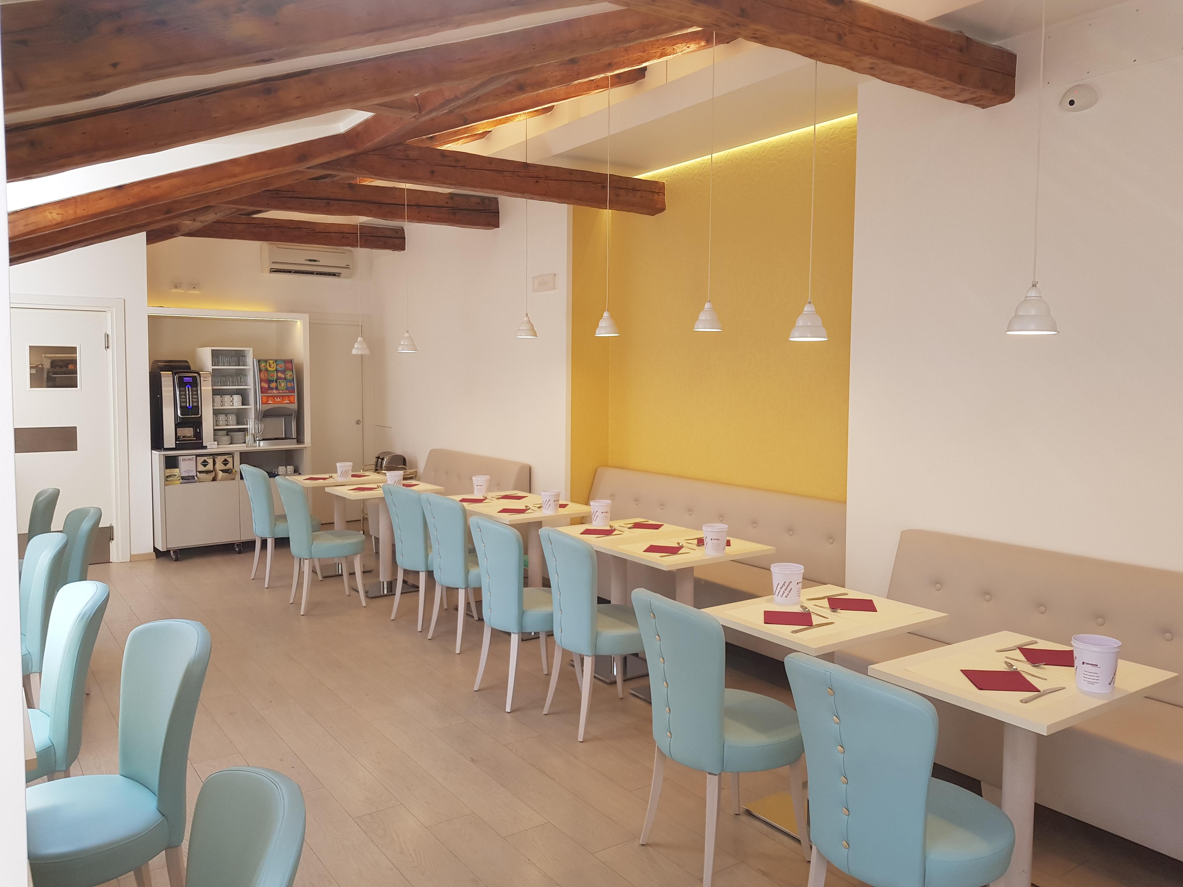 Hotel Roma Trieste Luaran gambar