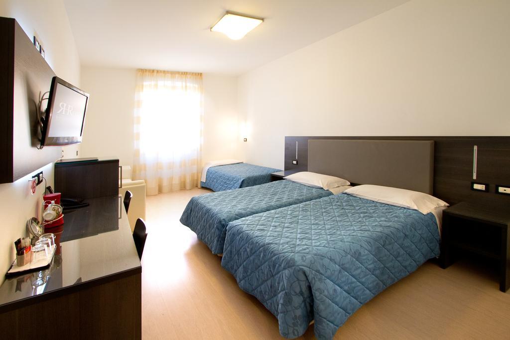 Hotel Roma Trieste Luaran gambar
