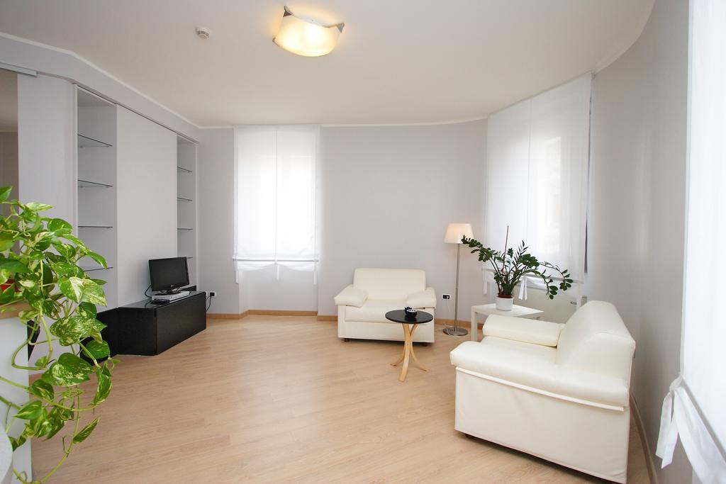 Hotel Roma Trieste Luaran gambar