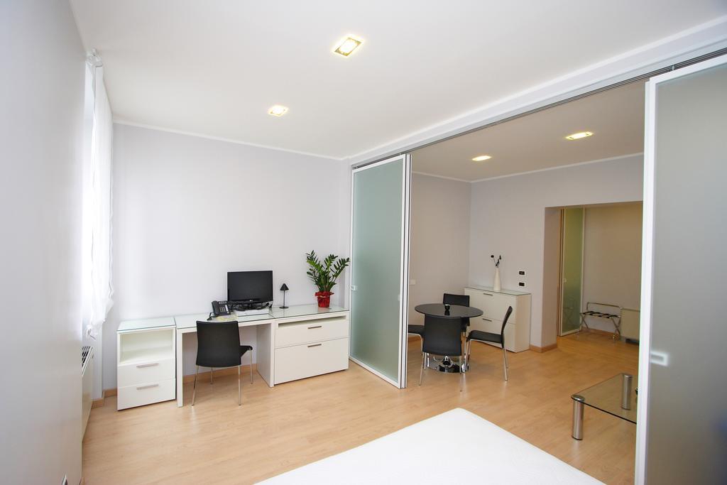 Hotel Roma Trieste Luaran gambar