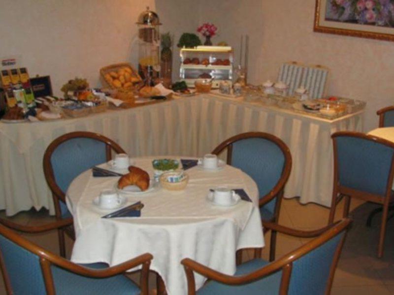 Hotel Roma Trieste Luaran gambar